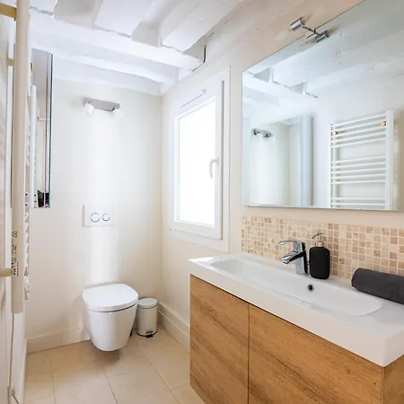 Apartment Au Coeur De Ile Saint-louis Free Netflix