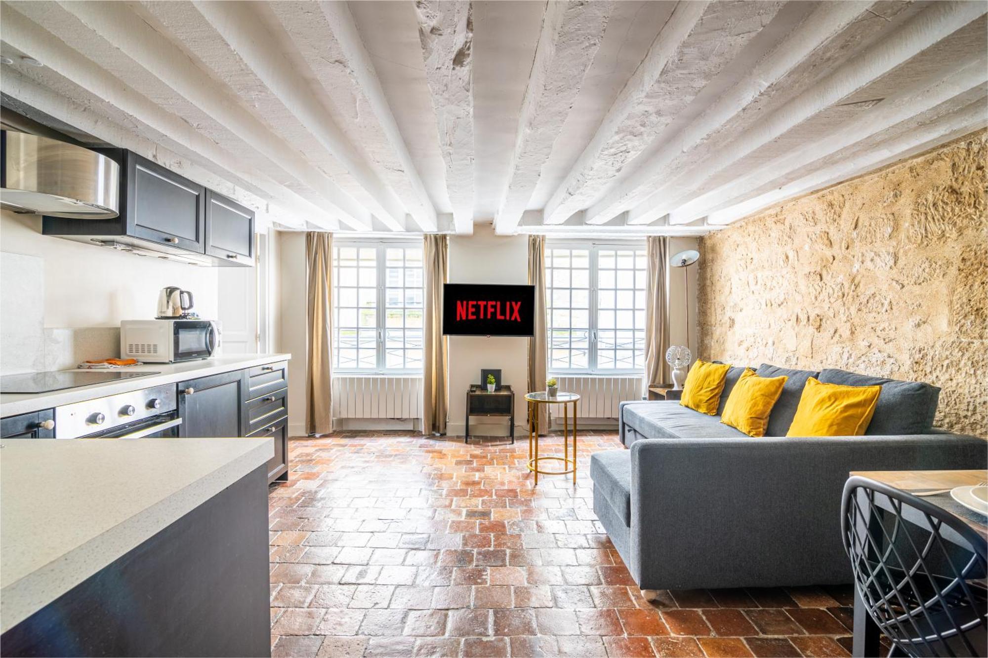 Au Coeur De Ile Saint-louis Free Netflix Apartment Paris